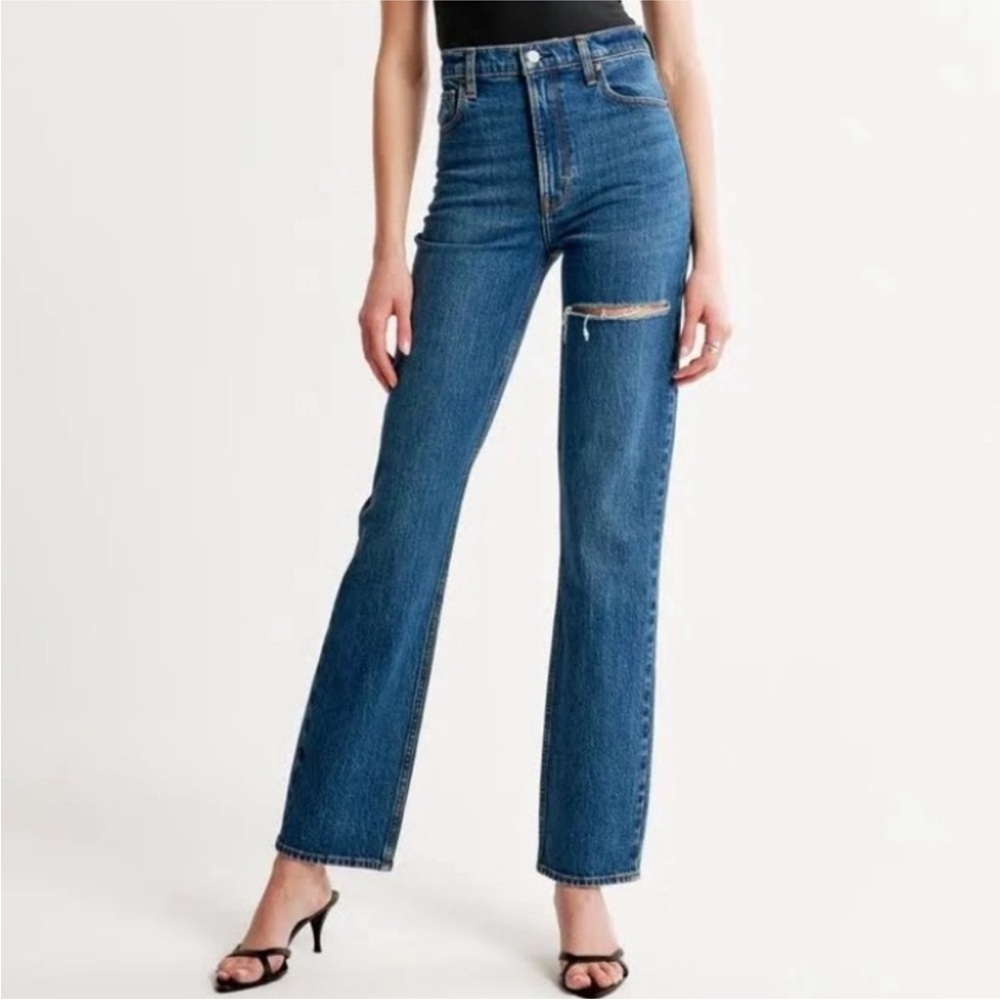 Abercrombie Ultra High Rise 90s Straight Jean in Dark Destroy 24 Short